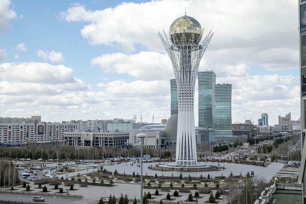 Apartment On Sauran Str Center Astana Exteriör bild