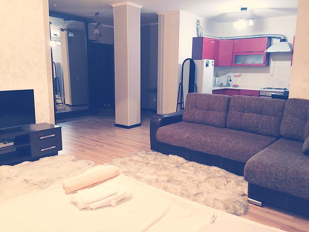 Apartment On Sauran Str Center Astana Exteriör bild